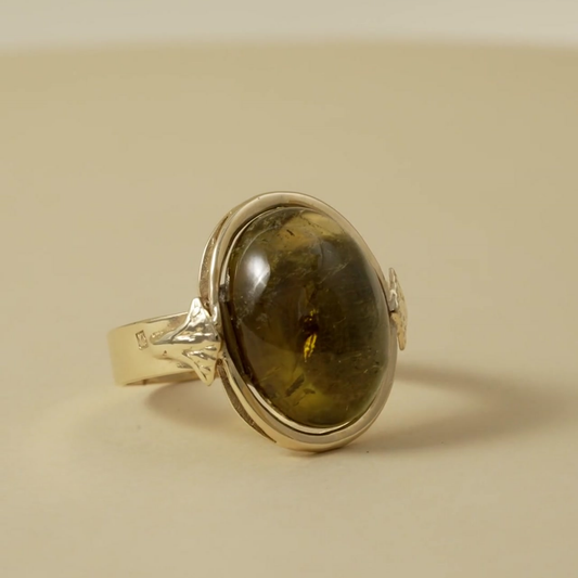 9 Kt gold Oval cabochon Tourmaline