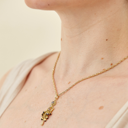 18 Kt Yellow Gold Necklace with champagne – like Diamond & Garnet drops
