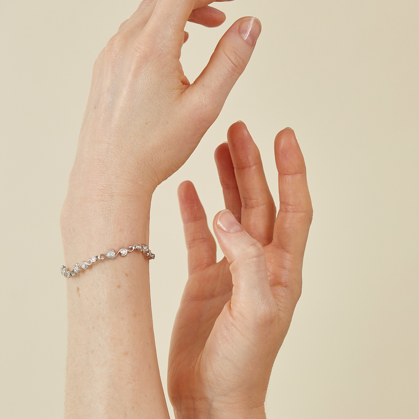 14Kt White Gold Diamond [approximately 1.43cts] Swirl Bracelet
