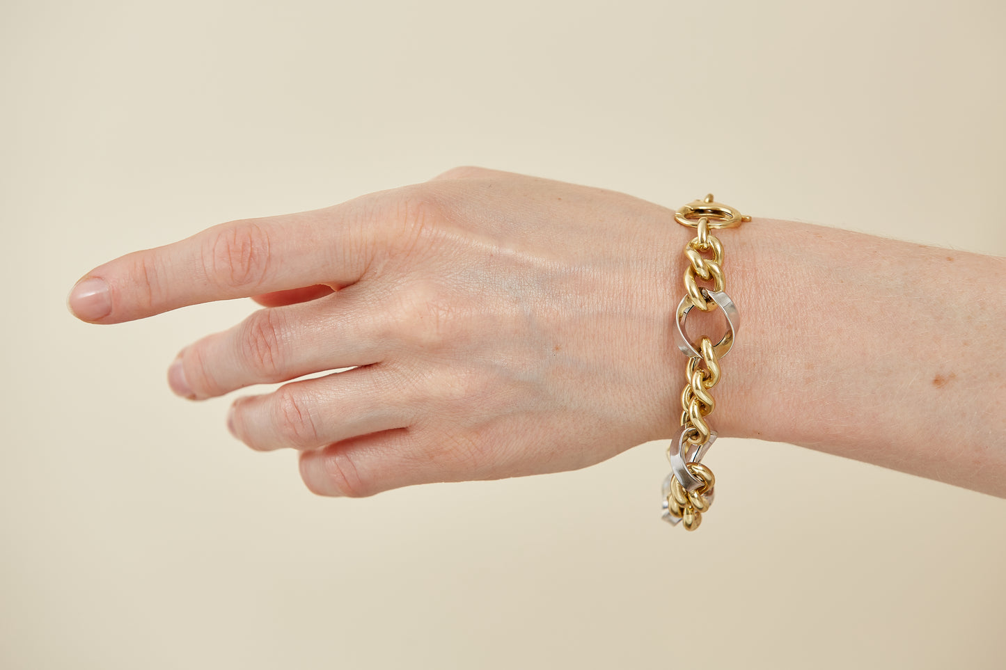 Two-Tone Gold Link Bracelet – Sculptural Mixed Metal Design