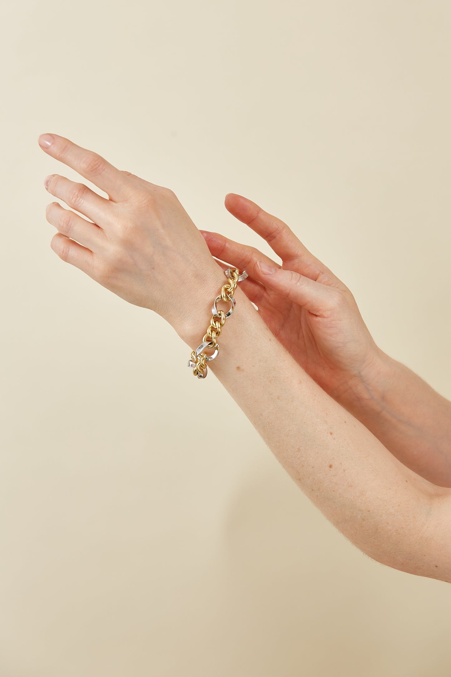 Two-Tone Gold Link Bracelet – Sculptural Mixed Metal Design